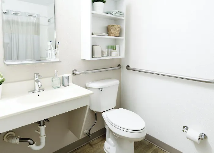 Intown Extended Sc - Rivers Ave Hotel 2*