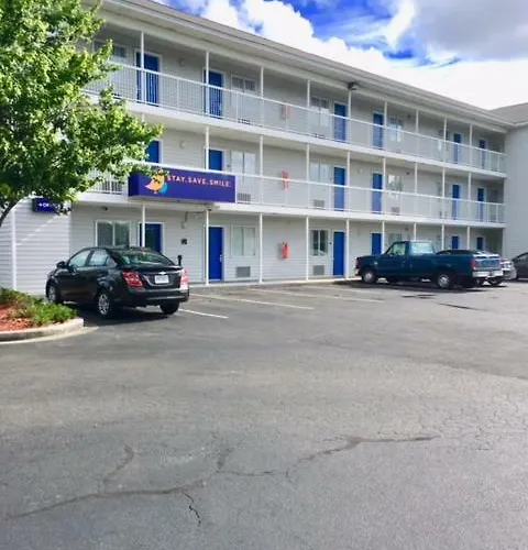 Intown Extended Sc - Rivers Ave Hotel 2*